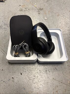 Beats Studio Pro Bluetooth Headphones excellent *Tested* black